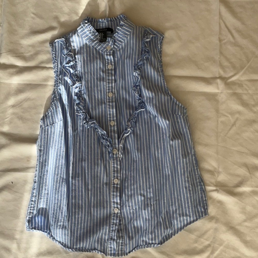 Forever 21 sleeveless button up